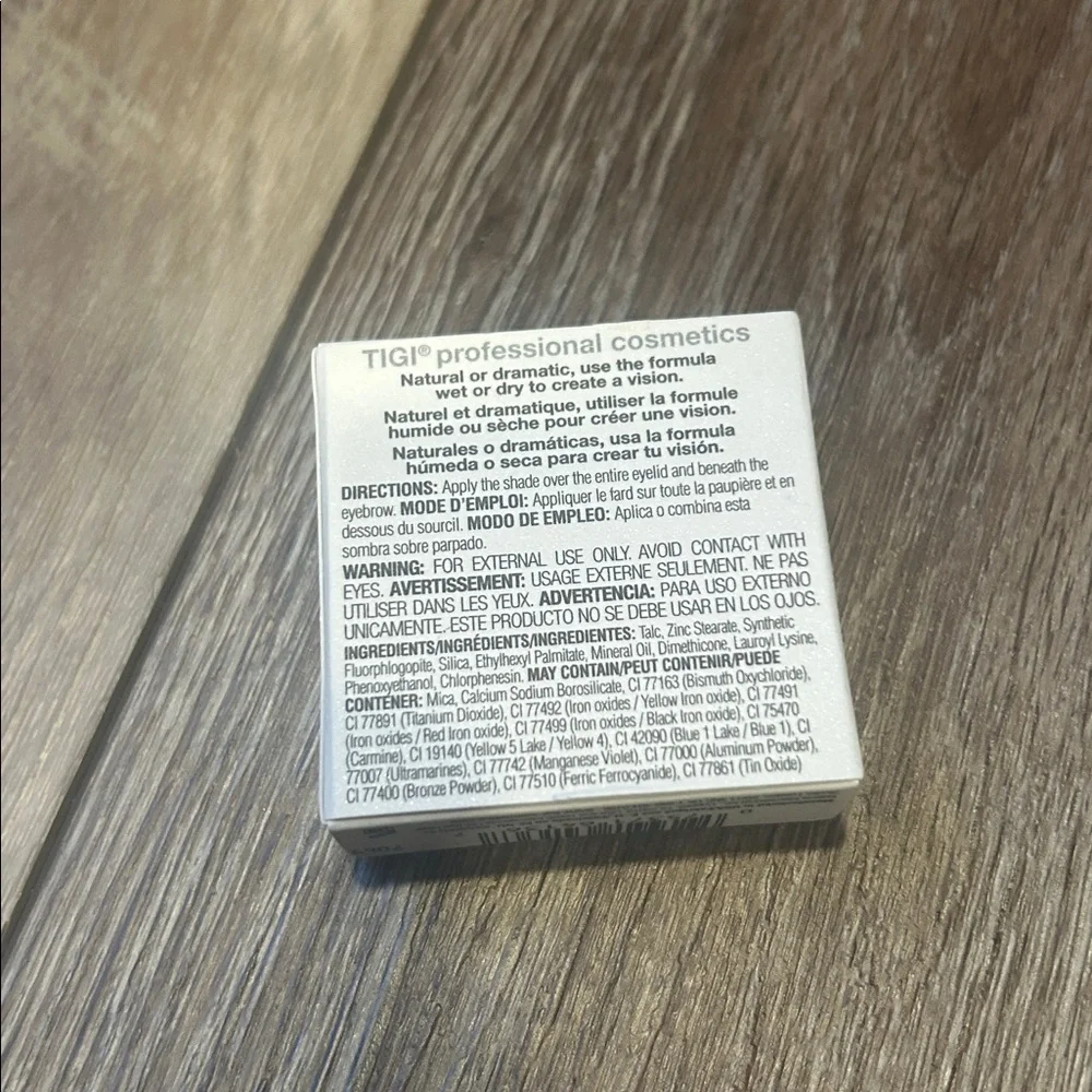 NEW! TIGI High Density Eyeshadow in Skinny Jeans - Picture 6 of 6
